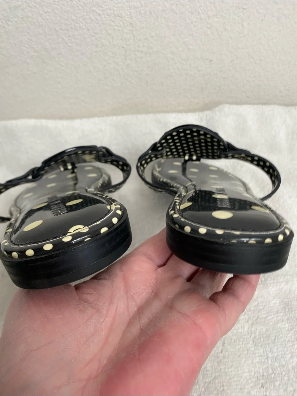 Kelly & Katie Women's Black Cream Polka Dot Faux Patent Leather Sandal Size 9.5 - Picture 9 of 12